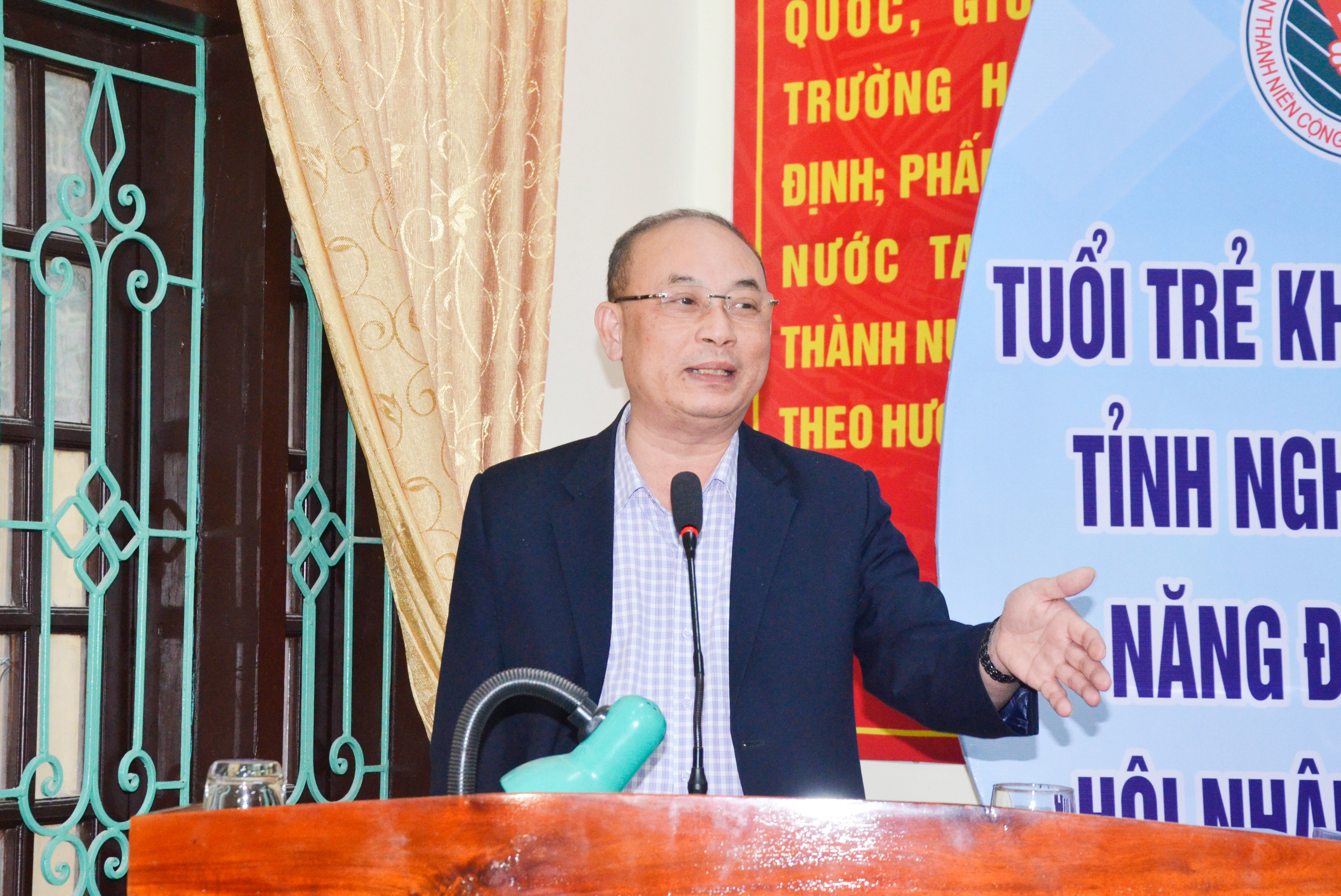 Phó Bí thư Đảng ủy Khối Doanh nghiệp tỉnh phát biểu tại hội nghị. Ảnh: Thanh Lê