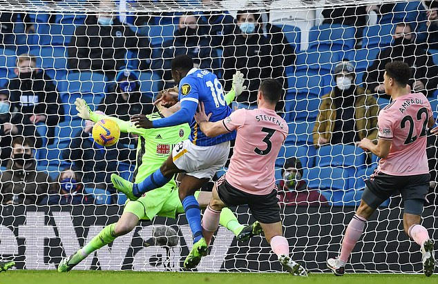 Welbeck gỡ hòa cho Brighton