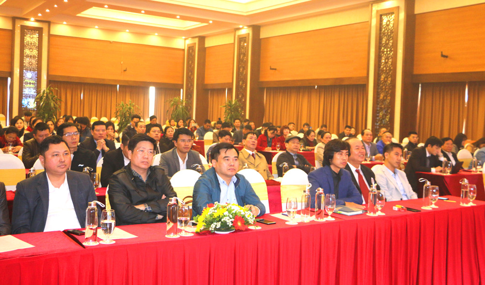 Các đại biểu các sở ngành, hiệp hội doanh nghiệp và hơn 150 doanh nghiệp dự diễn đàn chuyển đổi số tại TP Vinh. Ảnh: Nguyễn Hải