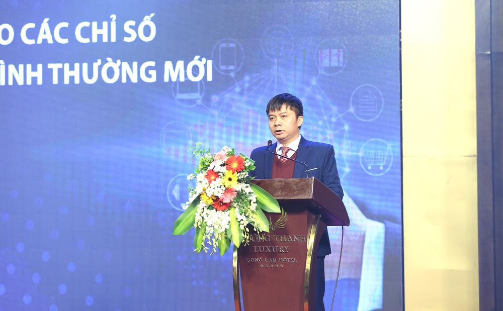 Ông Nguyễn Văn Nam - Phó Giám đốc Trung tâm Xúc tiến đầu tư, thương mại và du lịch Nghệ An NAPC phát biểu khai mạc. Ảnh: Lâm Tùng