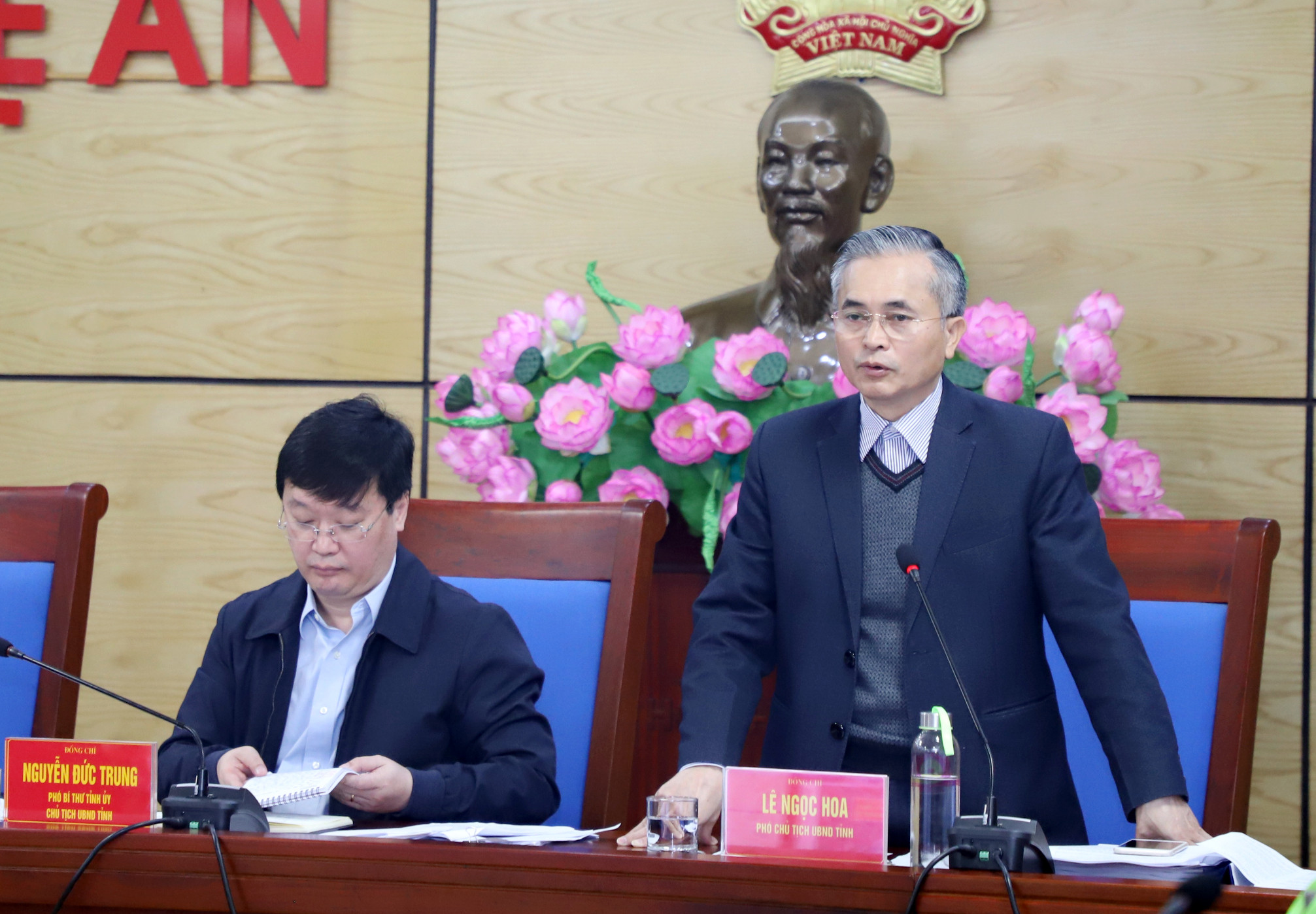 Đồng chí Lê Ngọc Hoa - Phó Chủ tịch UBND tỉnh phát biểu tại phiên họp. Ảnh: Phạm Bằng