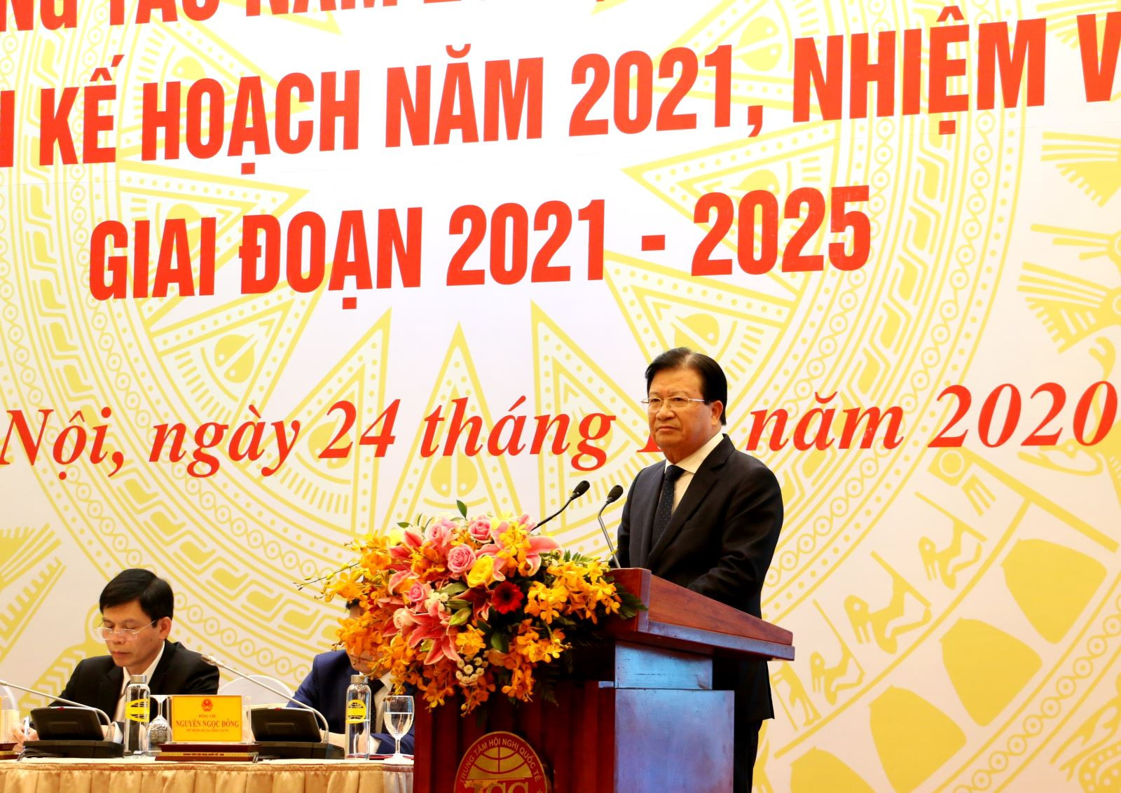 Phó Thủ tướng Trịnh Đình Dũng phát biểu chỉ đạo tại hội nghị. Ảnh: Cổng thông tin điện tử Bộ GTVT