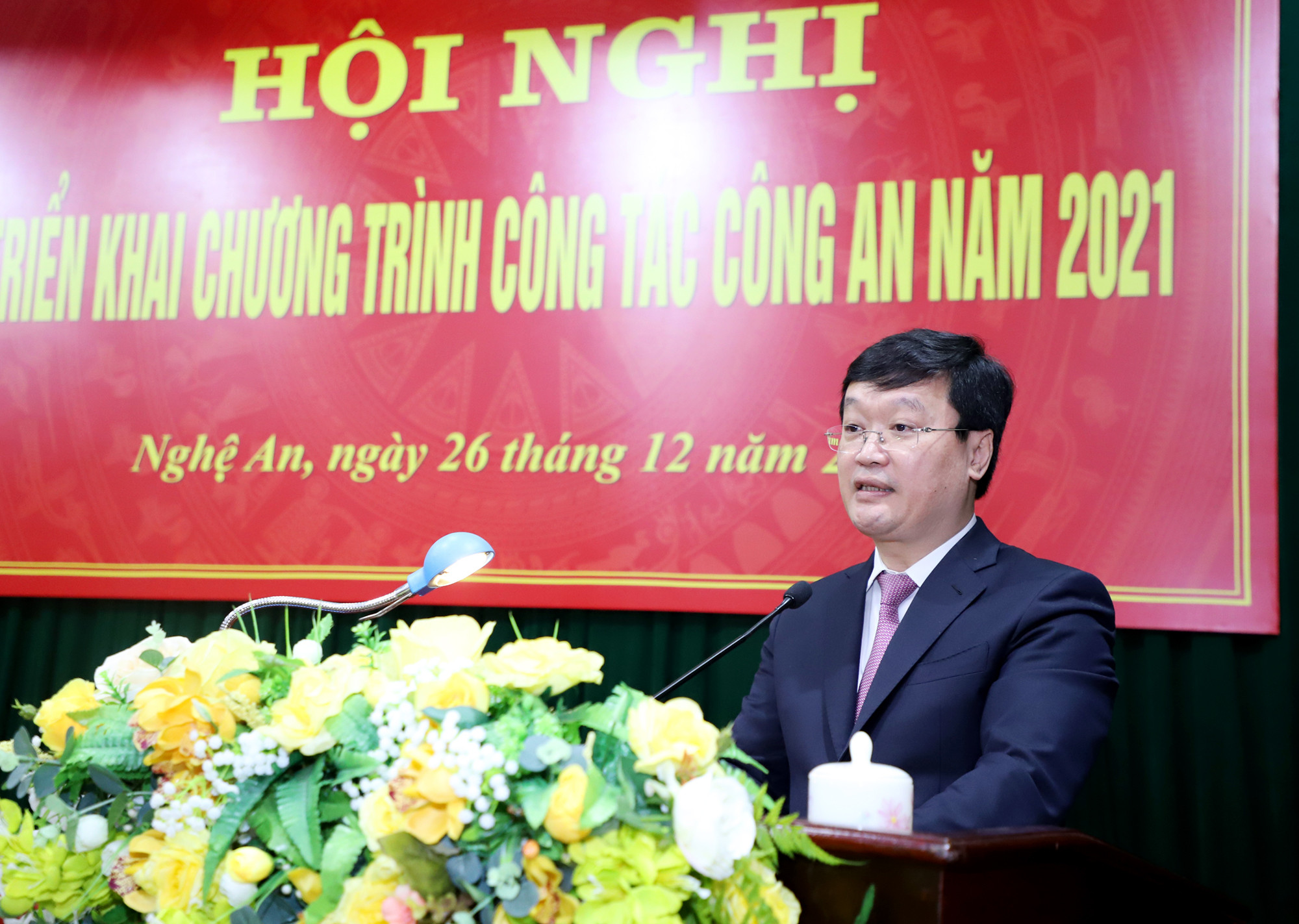 Đồng chí Nguyễn Đức Trung - Chủ tịch UBND tỉnh đề nghị. Ảnh: Phạm Bằng