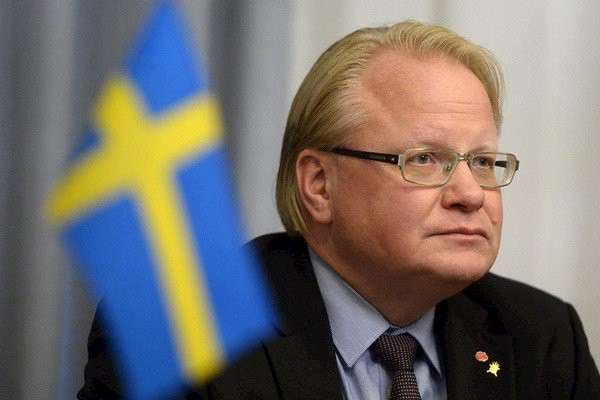 Bộ trưởng Quốc phòng Thụy Điển Peter Hultvuist tuyên bố Nga là nguyên nhân khiến Thụy Điển tăng mạnh chi tiêu quốc phòng. Ảnh: Getty