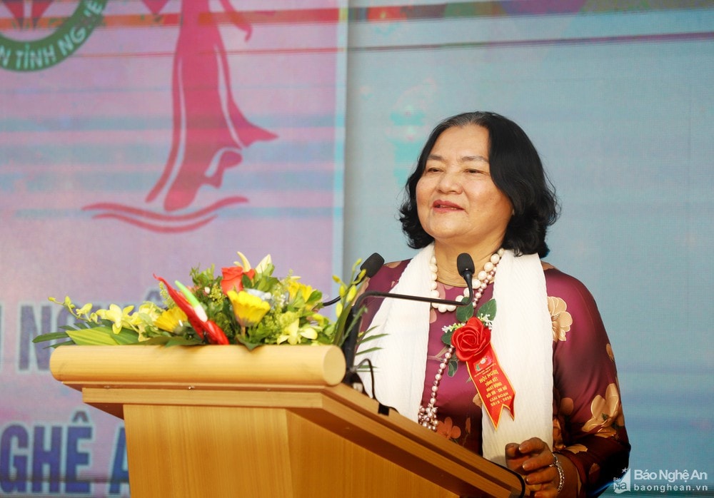 Bà Trần Khánh Toàn phát biểu tại. Ảnh: Phạm Bằng