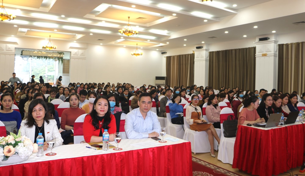 Các đại biểu dự đối thoại và tập huấn chính sách thuế và thủ tục hành chính thuế đợt 2 năm 2020. Ảnh: Nguyễn Hải