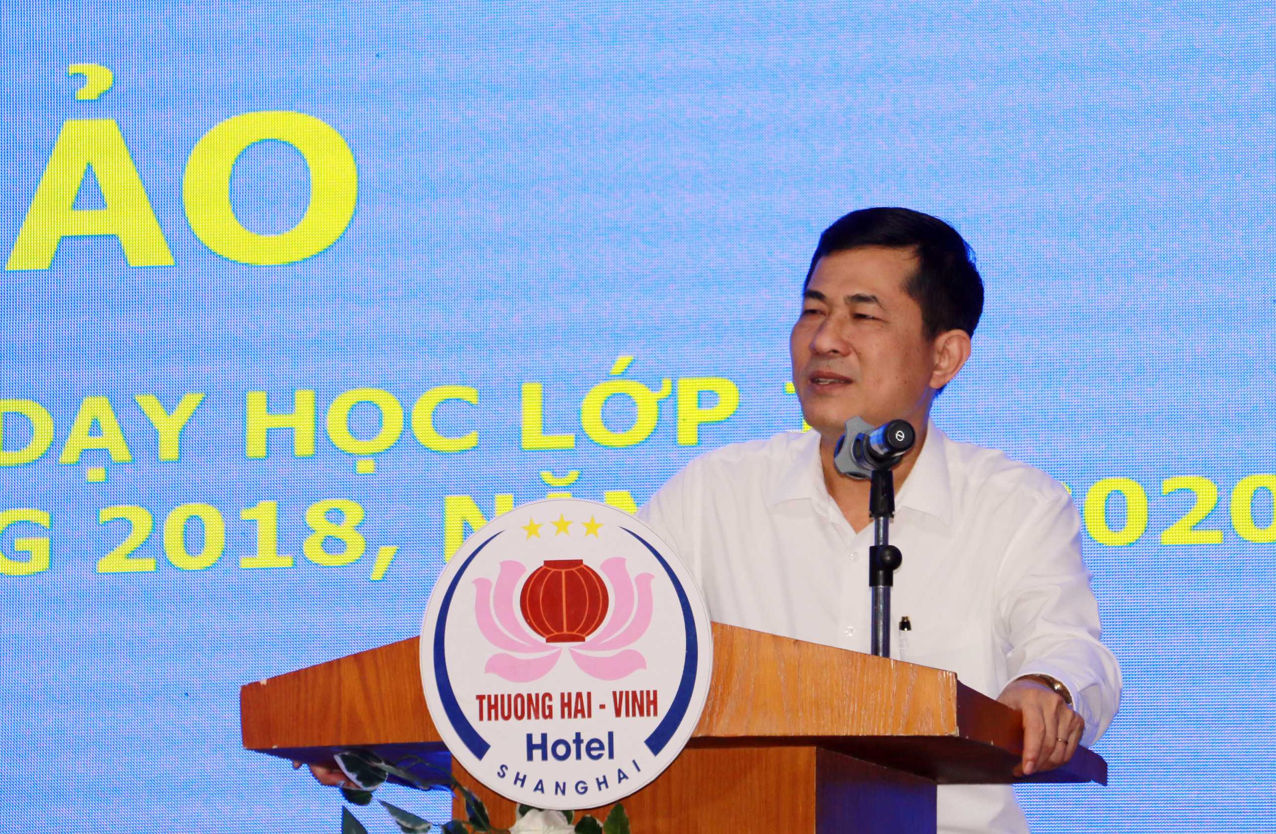 Giám đốc Sở Giáo dục và Đào tạo Thái Văn Thành phát biểu tại hội thảo. Ảnh: MH.