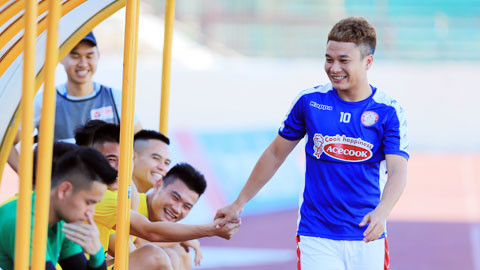 Phi Sơn quyết định chơi cho đội bóng quê hương. 