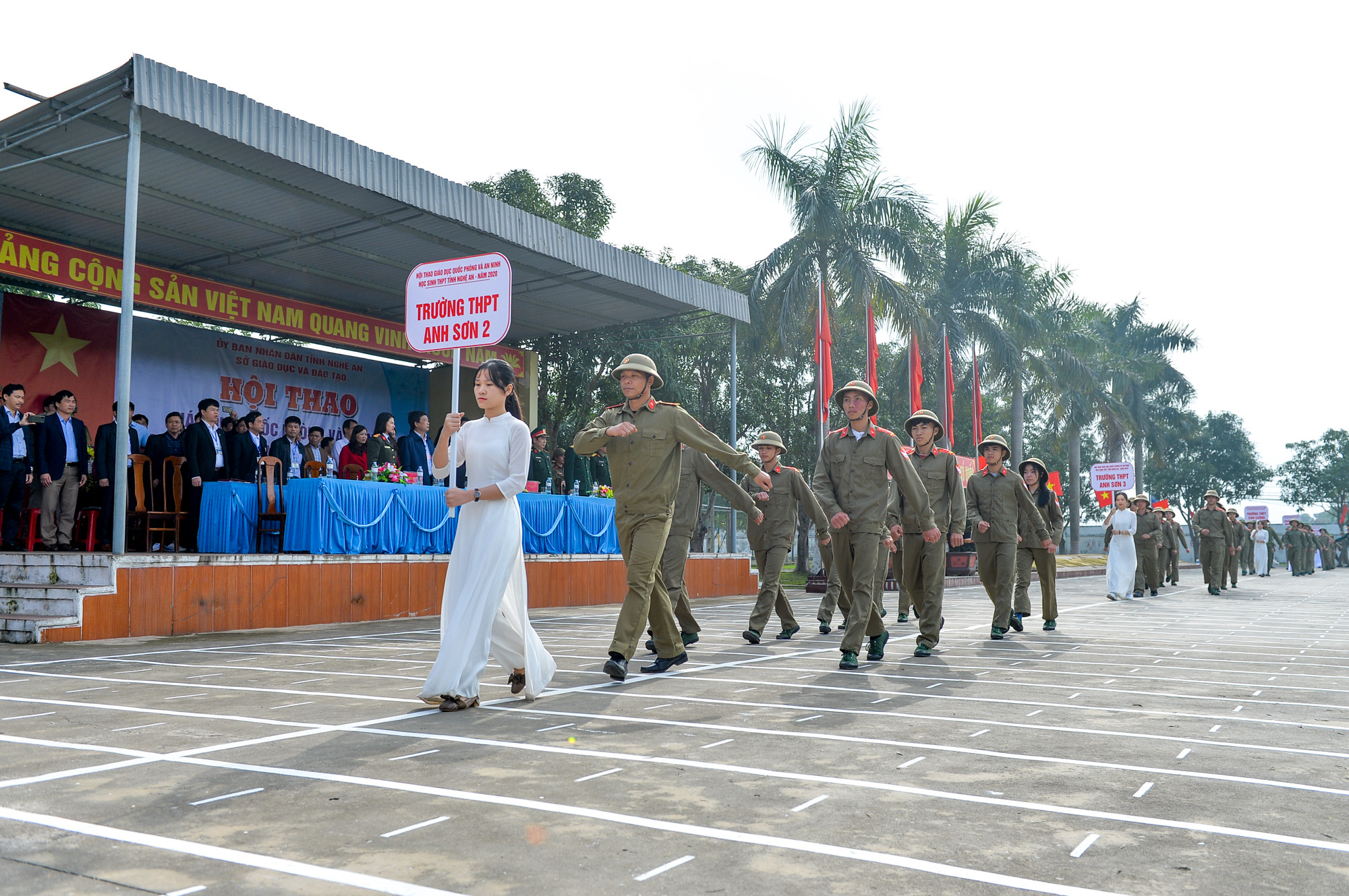 Ngày 28 tháng 12, Hội thao Quốc phòng và An ninh tỉnh Nghệ An lần thứ nhất được khai mạc tại Trung đoàn 764, Bộ chỉ huy Quân sự tỉnh. 