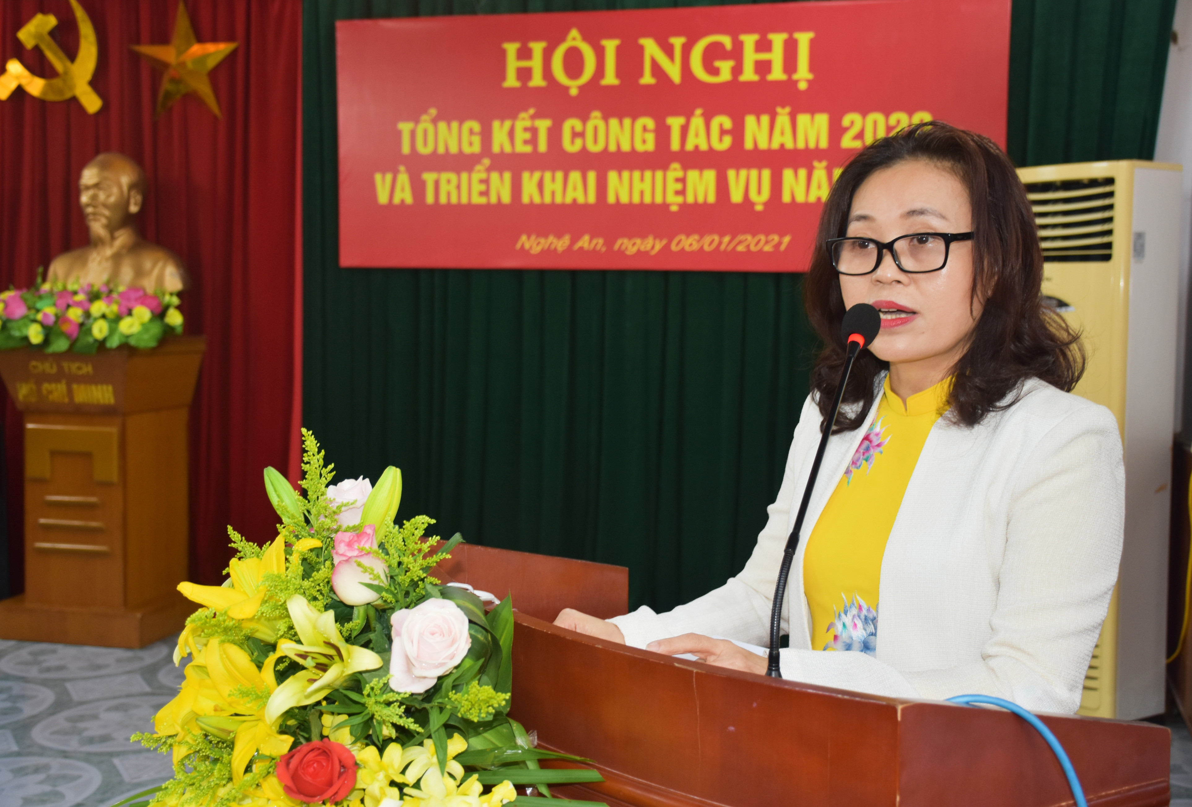 Cục trưởng Cục dự trữ Nhà nước khu vực Nghệ Tĩnh Nguyễn Thị Phố Giang triển khai nhiệm vụ của đơn vị năm 2021: Ảnh: Thanh Lê