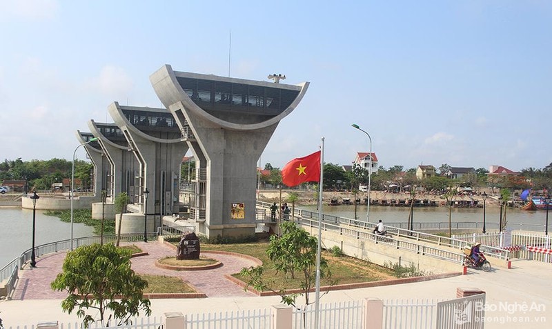 Cống Diễn Thành - hạng mục chính trong Dự án khôi phục, nâng cấp hệ thống Thủy lợi Bắc Nghệ An thực hiện từ nguồn vốn vay ODA Nhật Bản. Ảnh tư liệu Phú Hương