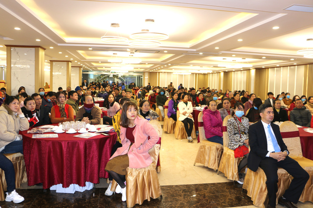 Gần 300 khách hàng của Bảo Việt Nhân thọ Bắc Nghệ An tham dự và chứng kiến sự kiện quay thưởng. Ảnh: Nguyễn Hải