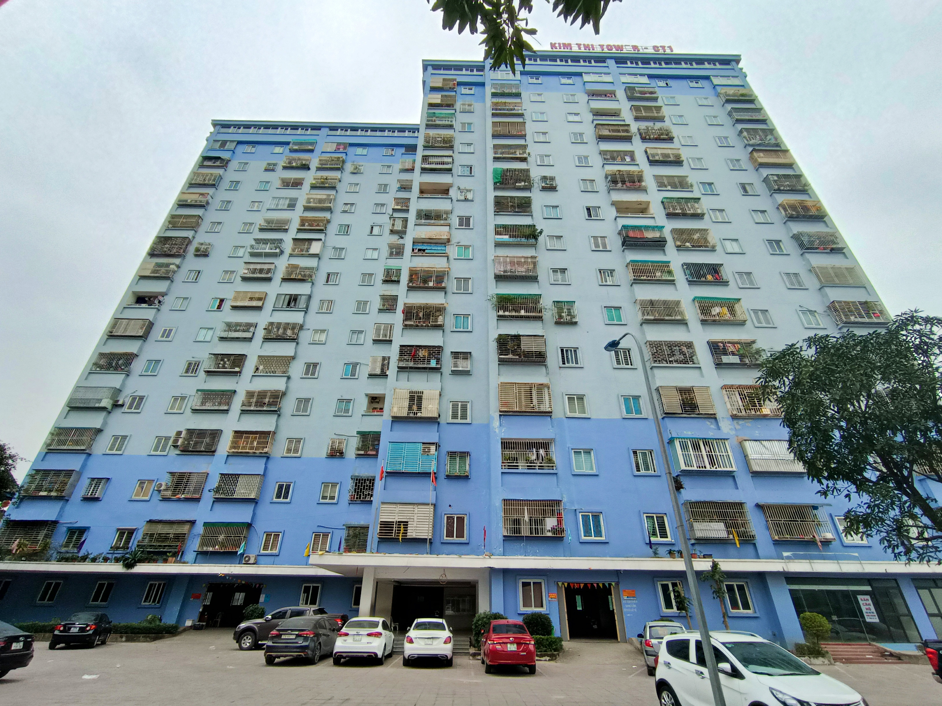 Tòa nhà CT1 - Chung cư Kim Thi nằm trên địa bàn phường Quán Bàu, cũng là nơi xuất hiện nhiều 