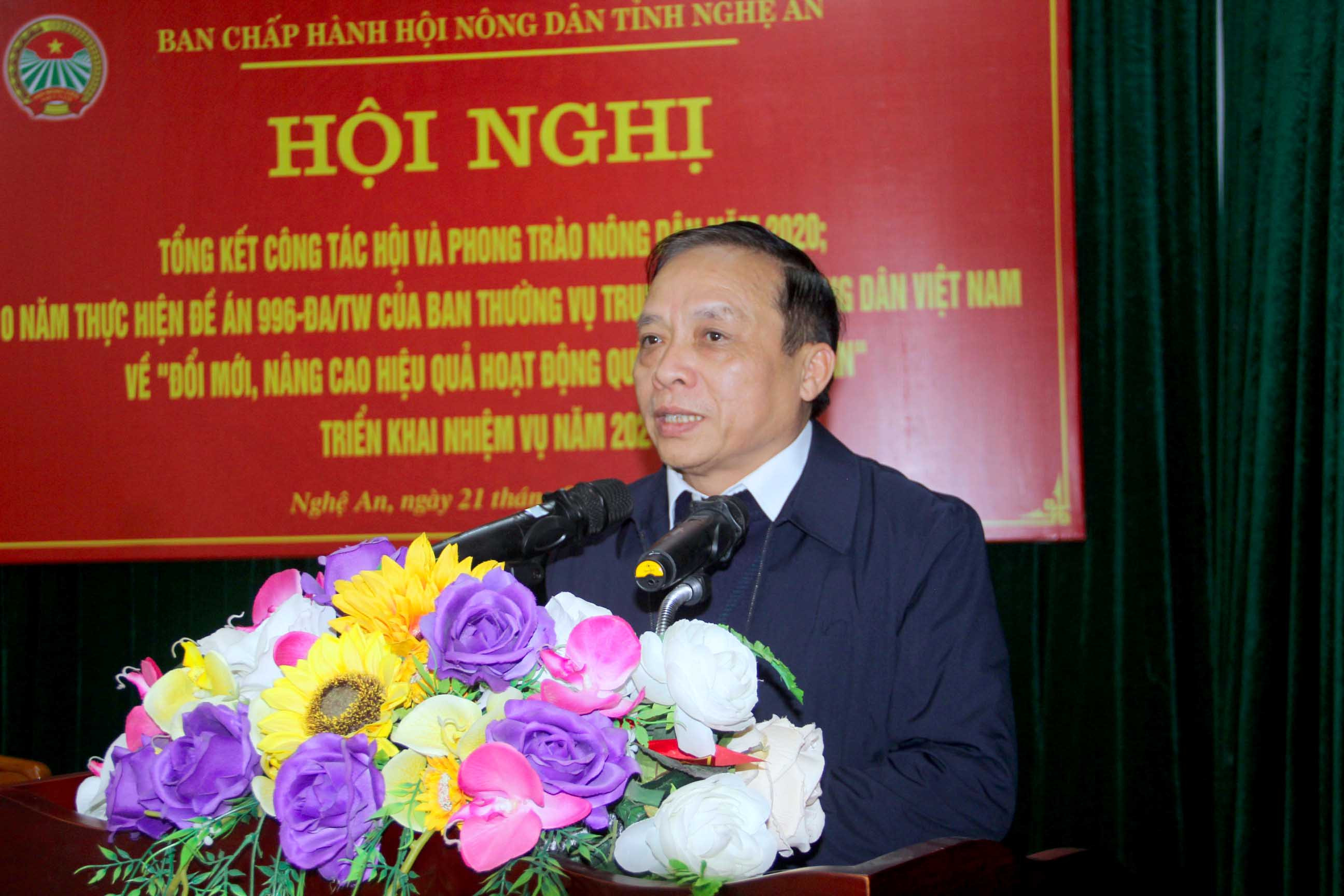 Đồng chí Nguyễn Quang Tùng, Ủy viên BCH Đảng bộ tỉnh, Chủ tịch Hội Nông dân tỉnh đánh giá cao những kết quả các cấp hội đã đạt được trong năm 2020. Ảnh: Quang An