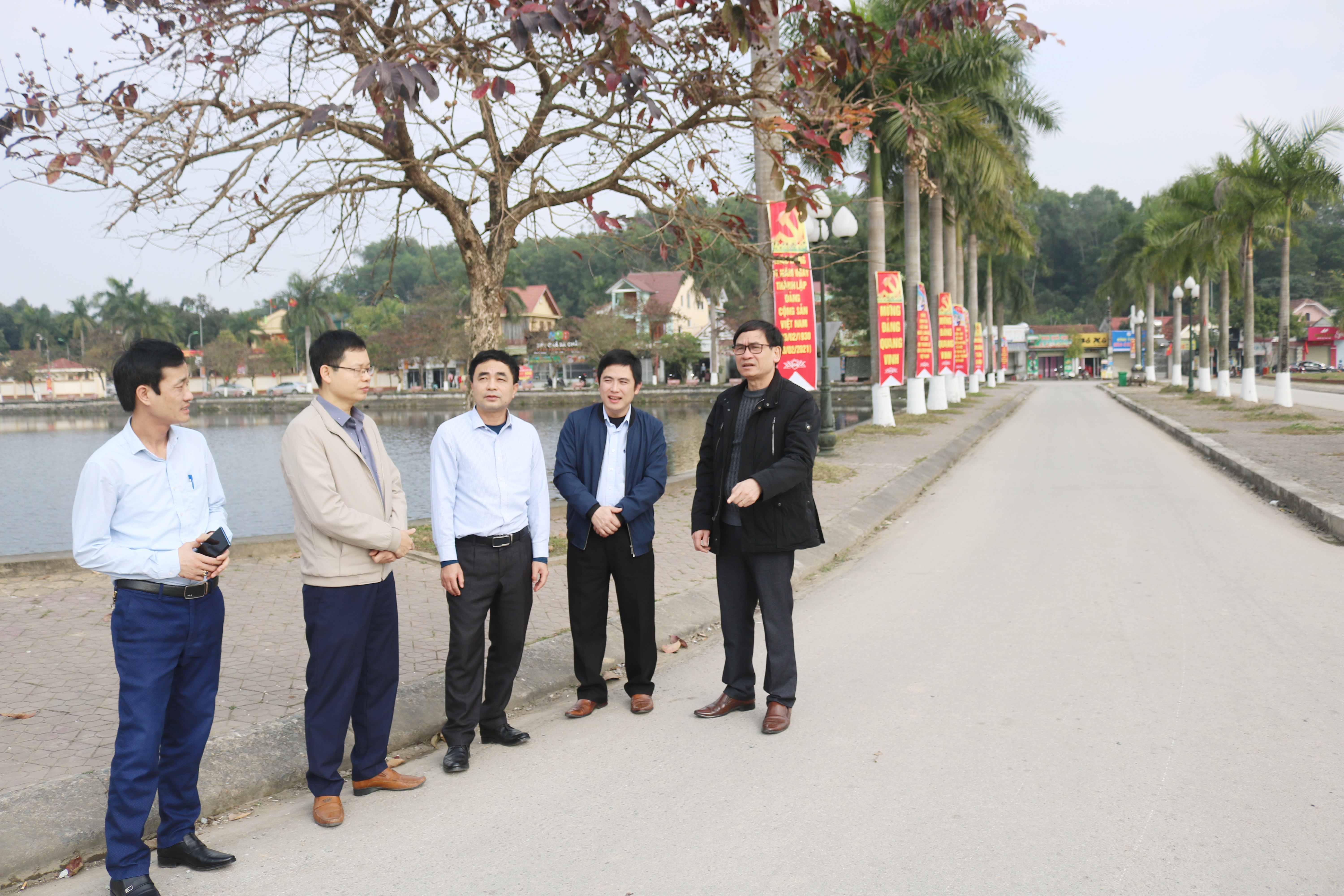 Đoàn kiểm tra công tác tuyên truyền tại huyện Thanh Chương  Ảnh Sỹ Thành
