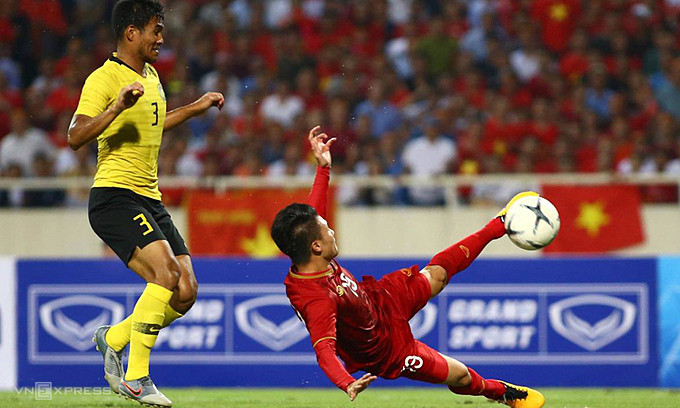 Quang Hải ghi bàn duy nhất giúp Việt Nam thắng Malaysia ở giai đoạn một, ngày 10/10/2019. Ảnh: Lâm Thỏa