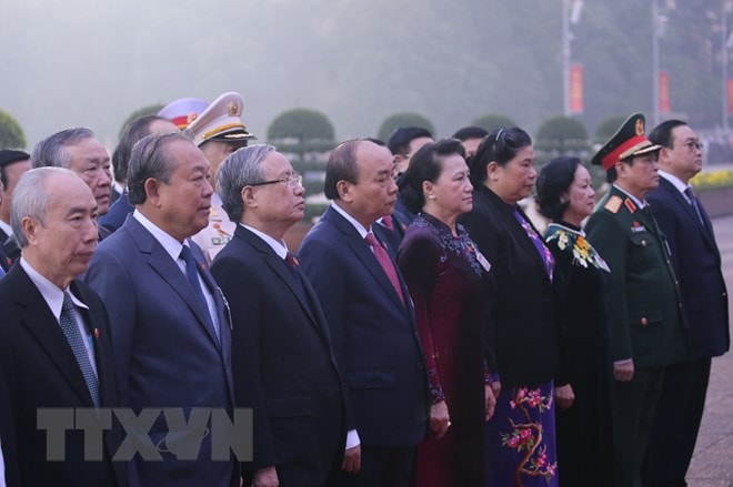 Các đồng chí lãnh đạo Đảng, Nhà nước và đại biểu dự Đại hội
