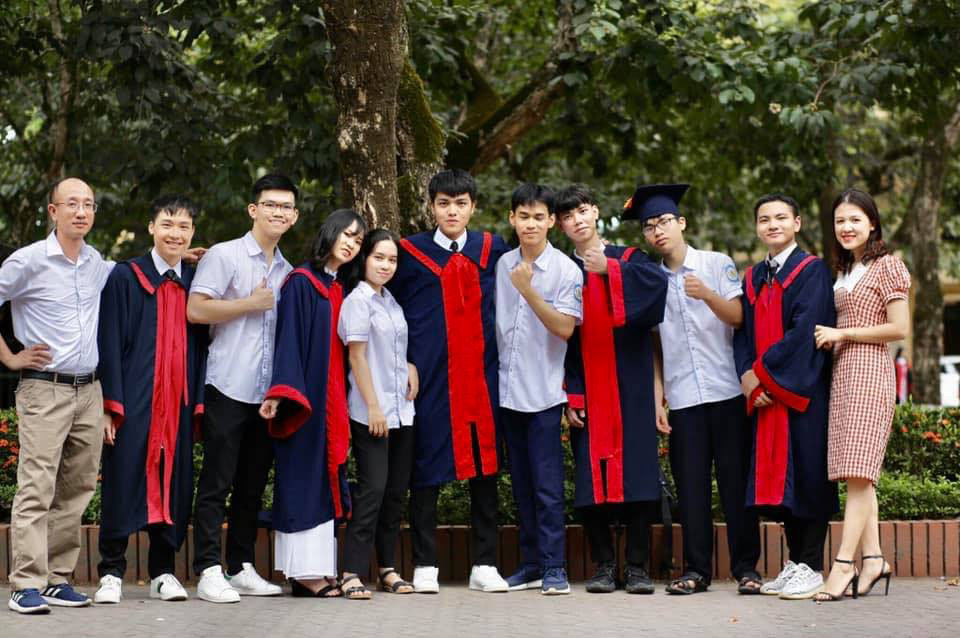 Năm 2020, khi đang là học sinh lớp 11, Việt Anh và Quỳnh Trang từng đạt giải Nhì và giải Ba tại Kỳ thi chọn học sinh giỏi Quốc gia. Ảnh: PV