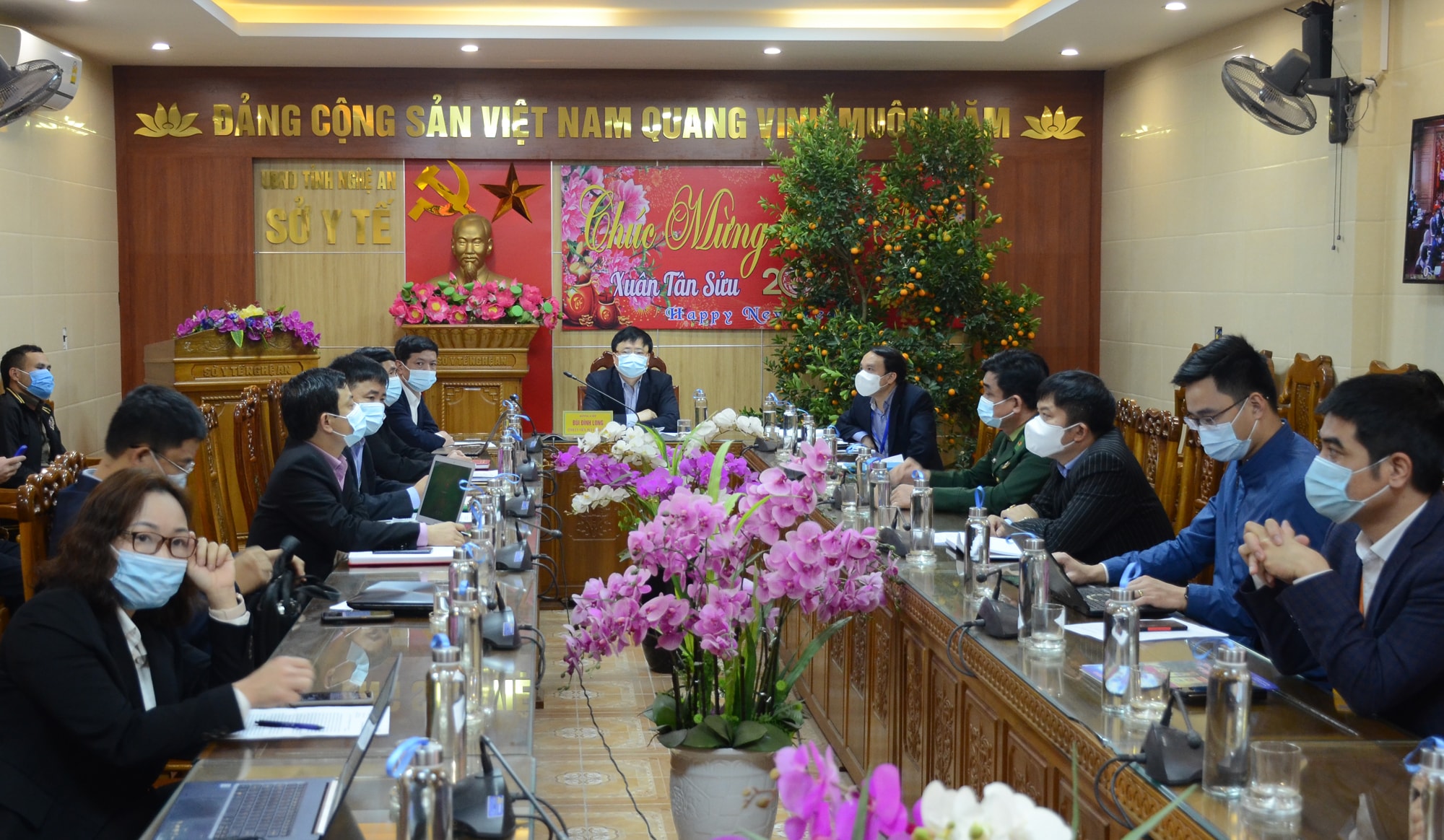 Điểm cầu Nghệ An tham dự hội nghị trực tuyến. Ảnh: Thành Chung