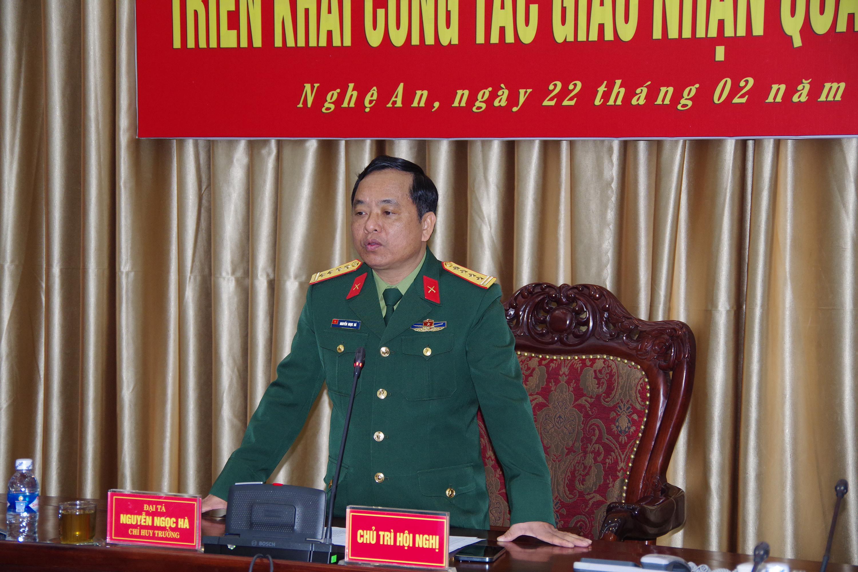 Đại tá Nguyễn Ngọc Hà, Ủy viên Ban thường vụ tỉnh ủy, Phó Chủ tịch Thường trực hội đồng nghĩa vụ quân sự, Chỉ huy trưởng Bộ CHQS tỉnh kết luận hội nghị