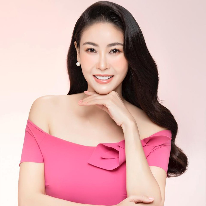 Hoa hậu Hà Kiều Anh mới cập nhật avatar trên trang cá nhân. Ở tuổi 45, Hoa hậu Việt Nam 1992 vẫn sở hữu nhan sắc cực kỳ xinh đẹp, gợi cảm khiến các fans ngưỡng mộ.