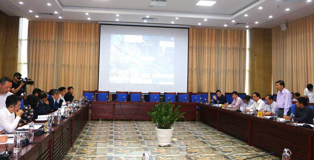 Toàn cảnh buổi làm việc giữa UBND tỉnh với đoàn công tác của Bộ Giao thông Vận tải về xây dựng quy hoạch Cảng biển Nghệ An giai đoạn 2021-2030 và tầm nhìn đến năm 2050. Ảnh: Nguyễn Hải
