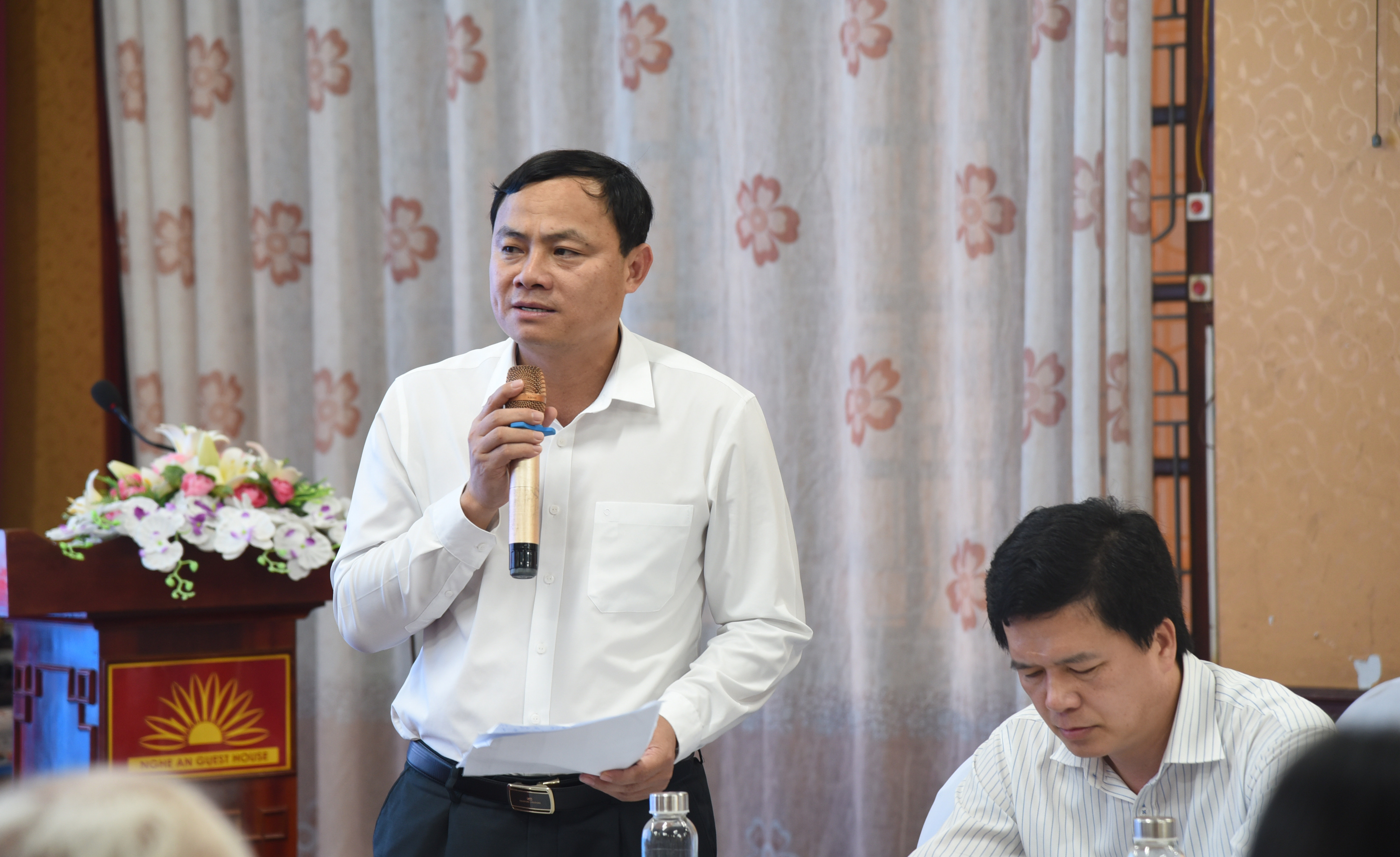 Phó Ban Tuyên giáo Tỉnh ủy Phạm Ngọc Cảnh, nguyên Phó Bí thư Tỉnh đoàn đề cập đến những bài học kinh nghiệm và thực tiễn công tác Đoàn và phong trào thanh thiếu nhi giai đoạn 2010-2020. Ảnh: TG