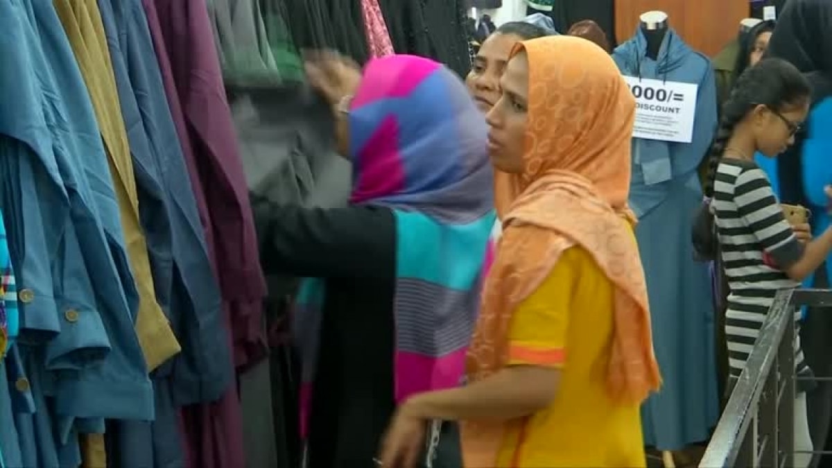 Người theo đạo Hồi ở Sri Lanka sẽ không được mang khăn burqa che kín mặt. Nguồn: Reuters