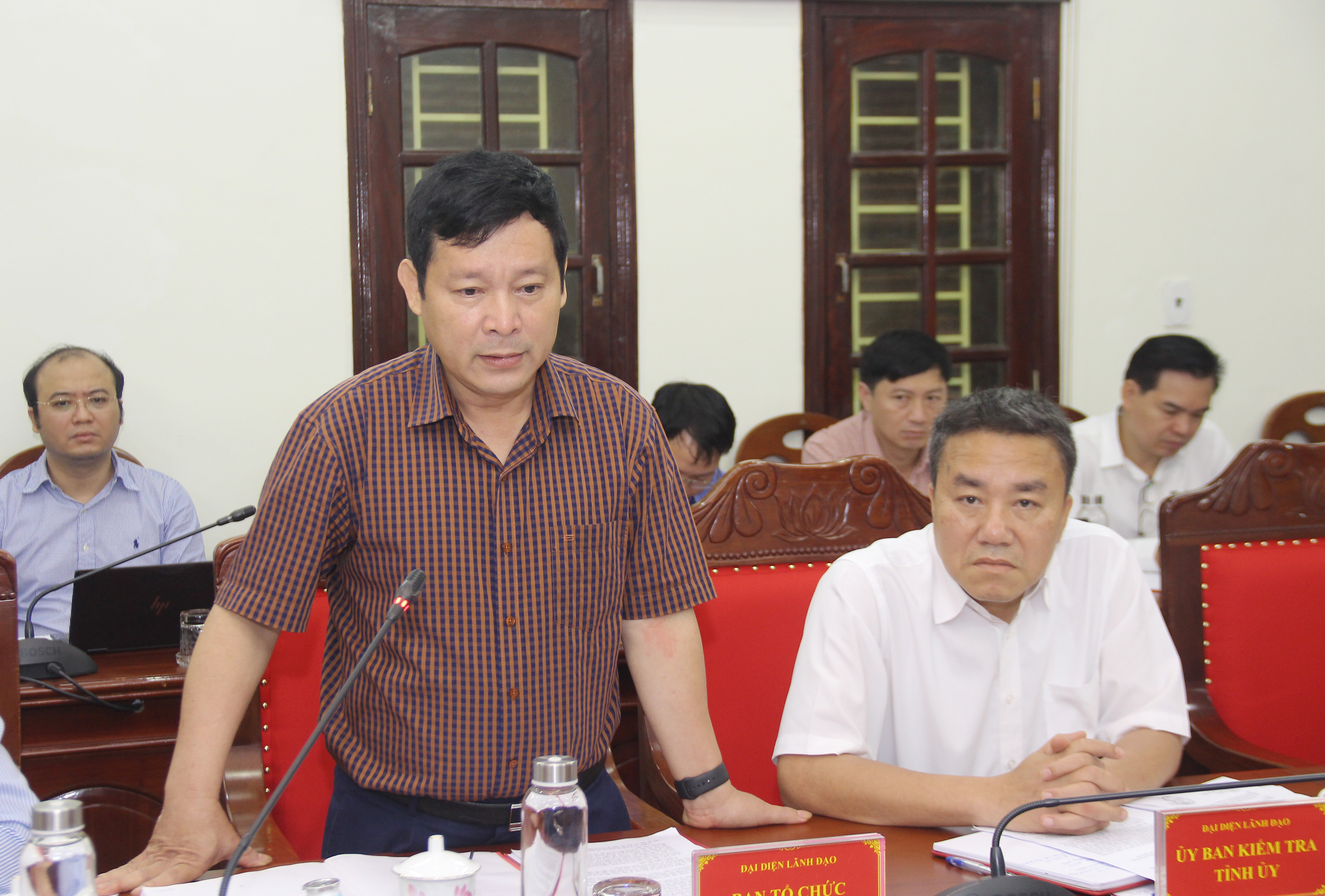 Đồng chí Lê Quốc Khánh - Phó trưởng ban Thường trực Ban Tổ chức Tỉnh ủy phát biểu tại cuộc làm việc. Ảnh: Mai Hoa