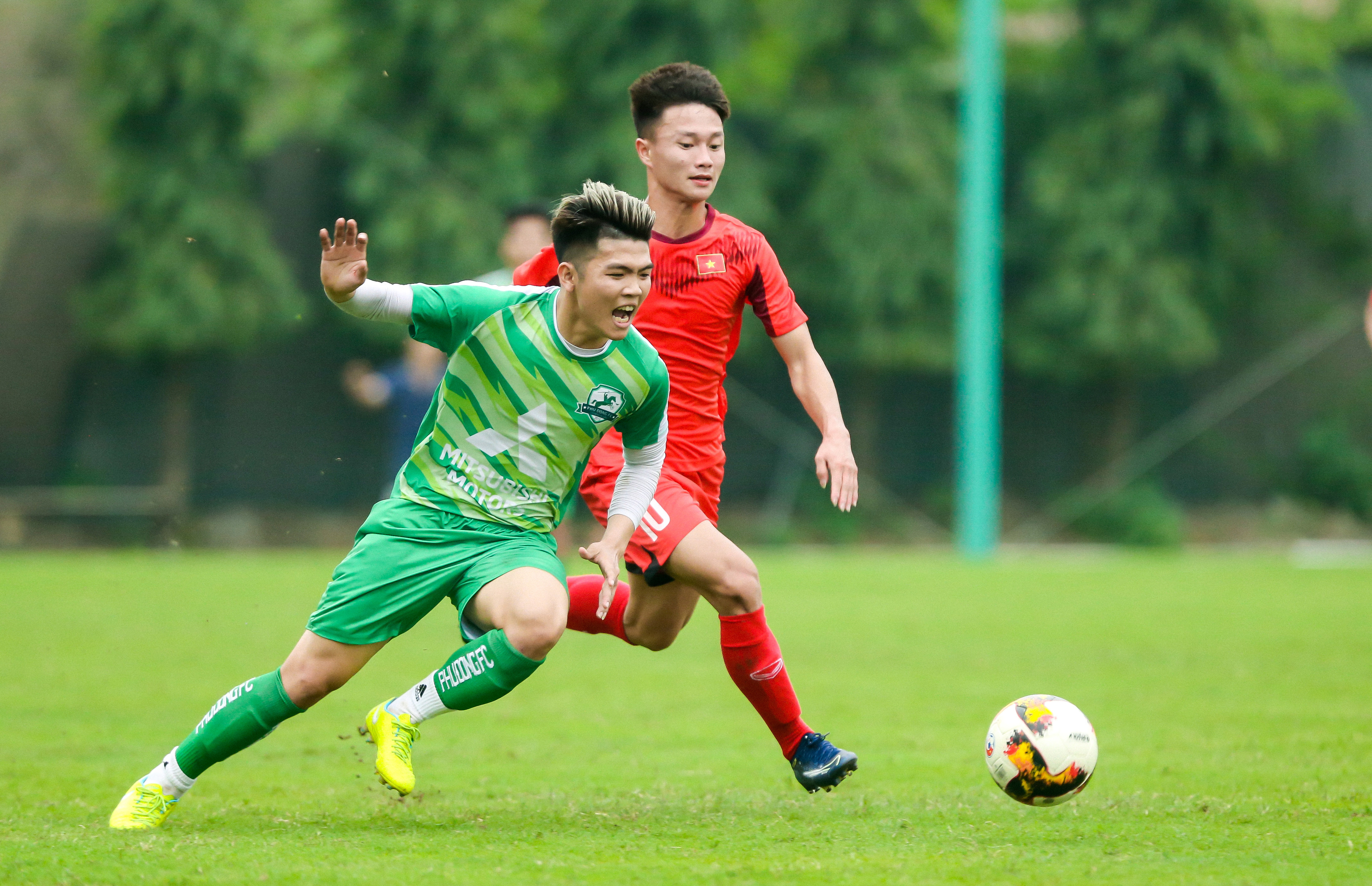Tiền đạo Phan Duy Hào (SLNA) là một trong số những cầu thủ nổi bật trong đợt tập trung lần này của U18 Việt Nam. Ảnh: Hải Hoàng