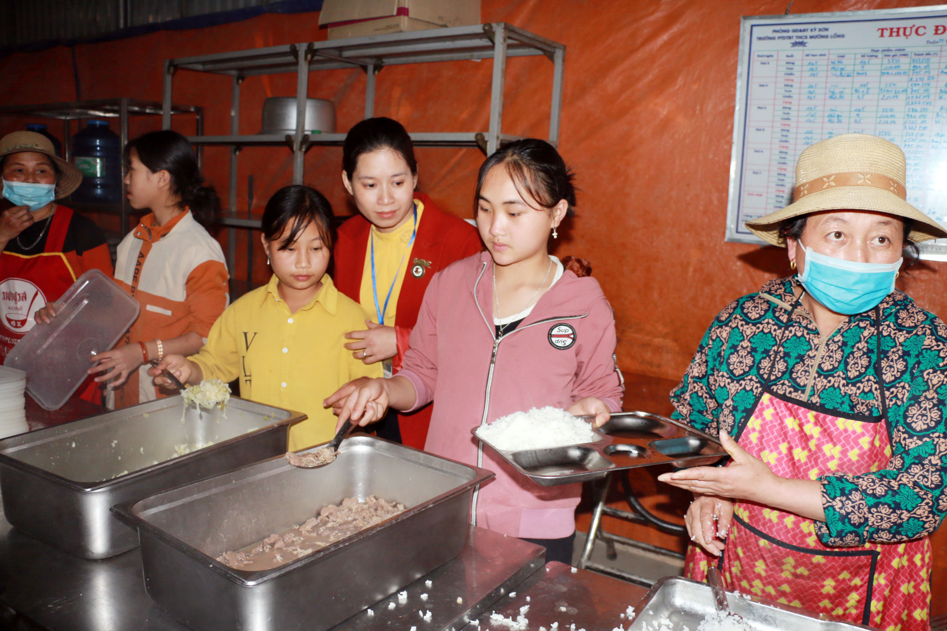 Đối với học sinh bán trus