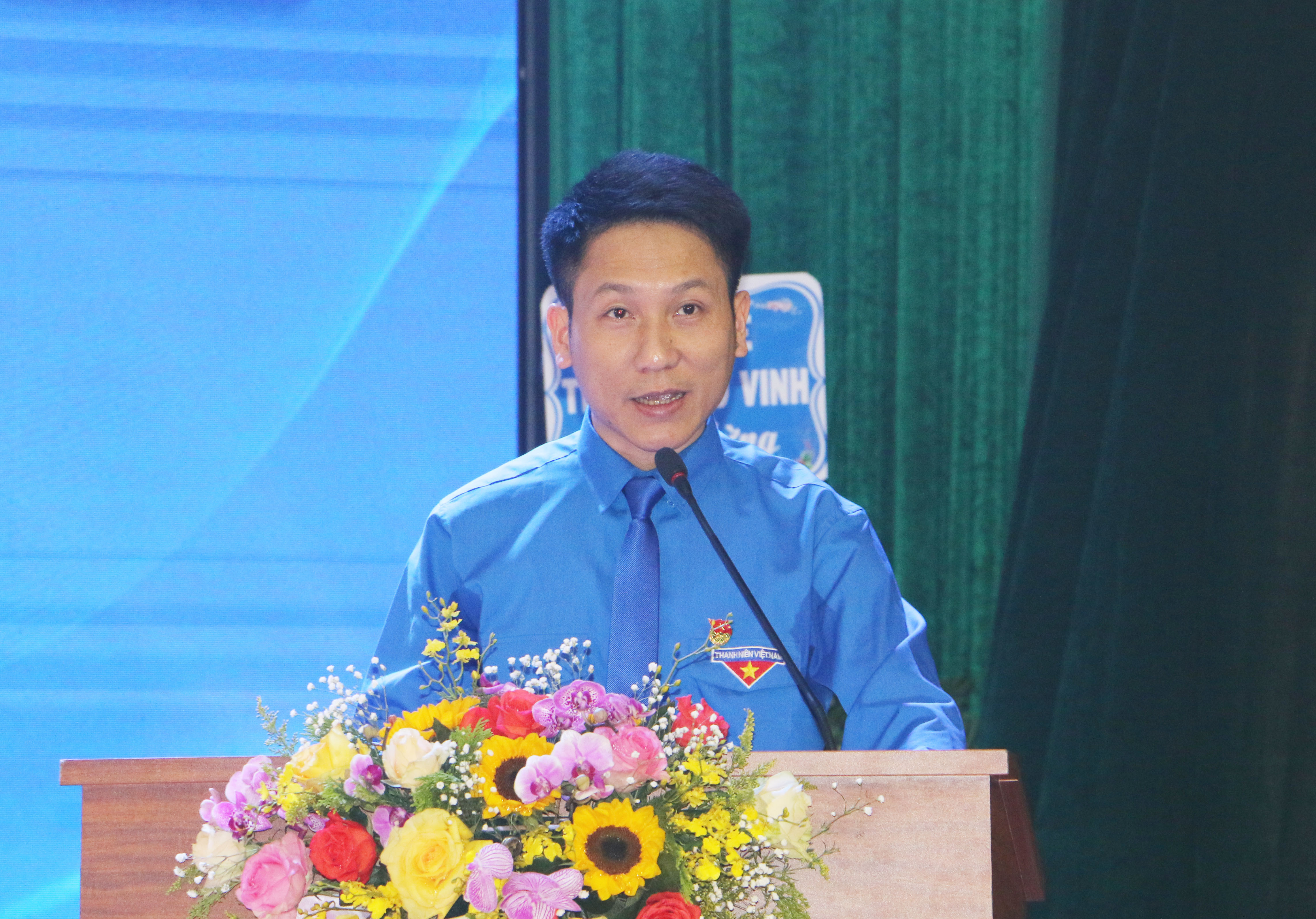 Đồng chí Thiều Đình Phong , Bí thư Đoàn trường phát biểu tại Hội nghị.