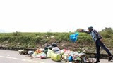 Đê Tả Lam biến thành nơi tập kết rác