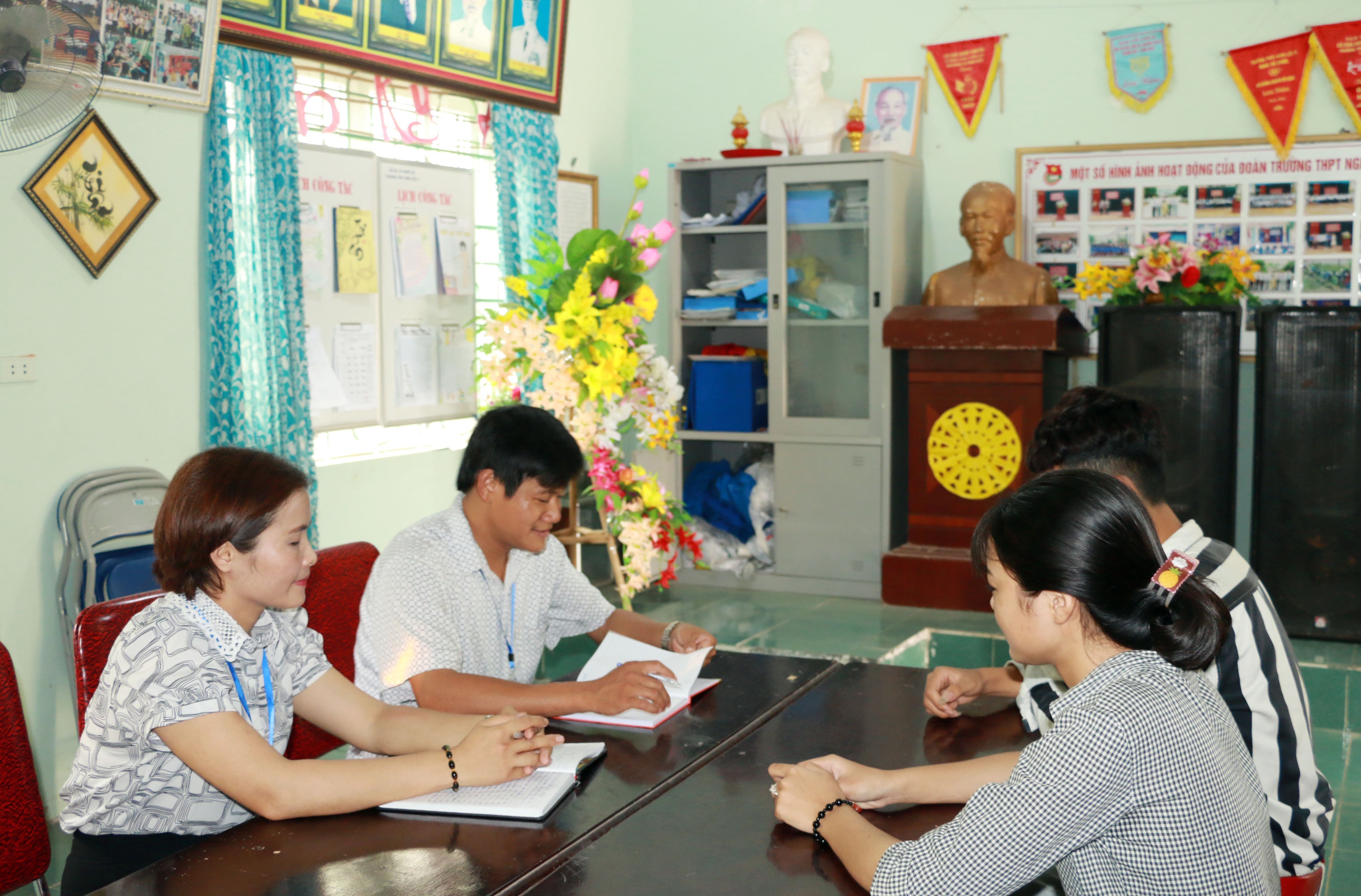 Tổ tư vấn tâm lý học đường ở Trường THPT Nghi Lộc 5. Ảnh: MH