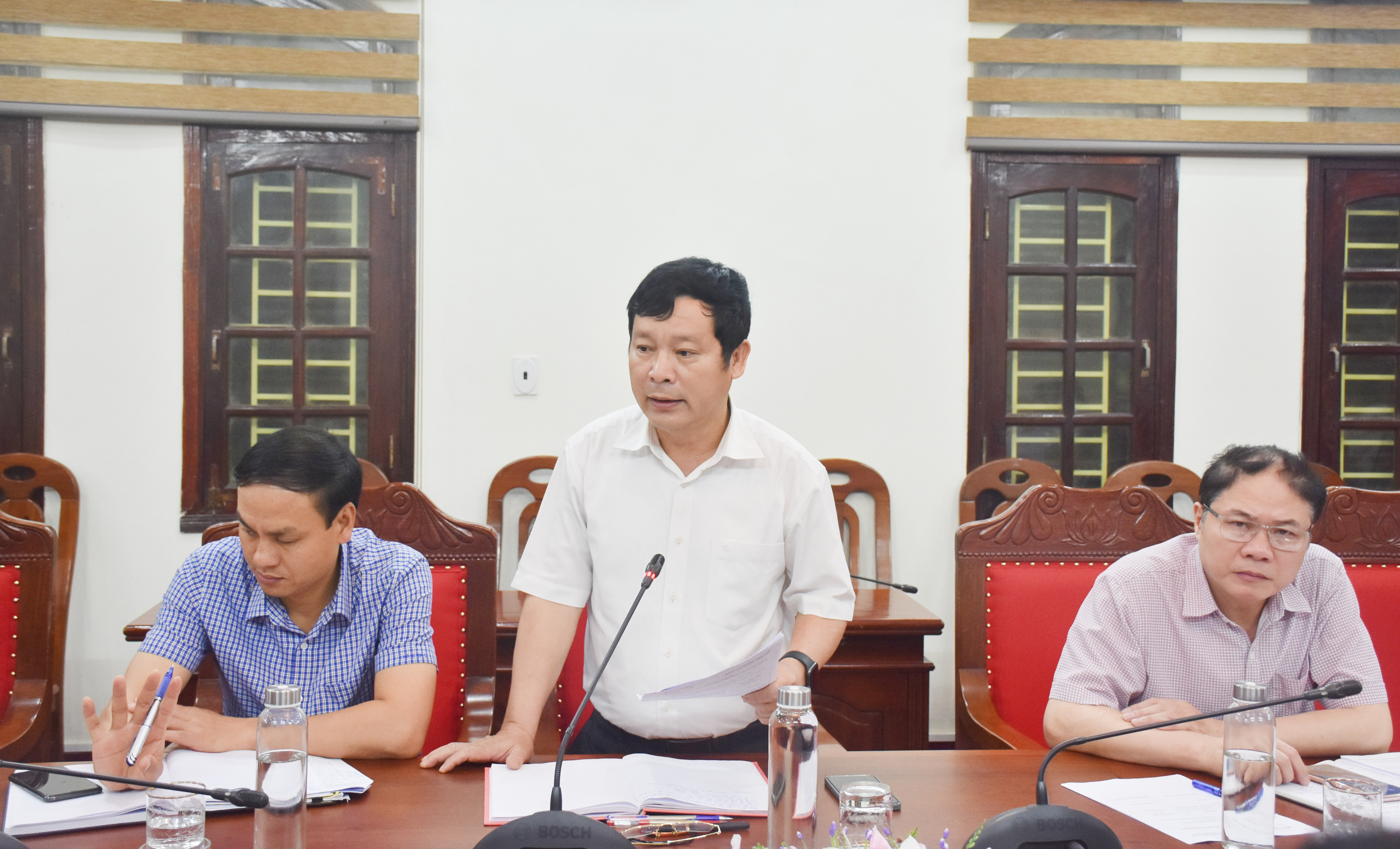 Phó Trưởng Ban Tổ chức Tỉnh ủy Lê Quốc Khánh thảo luận về 