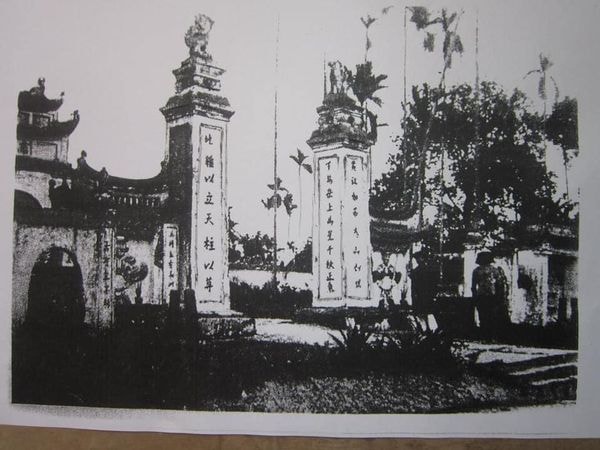 Đền Ngọc Sơn thờ danh tướng Nguyễn Cảnh Chân. Ảnh tư liệu 