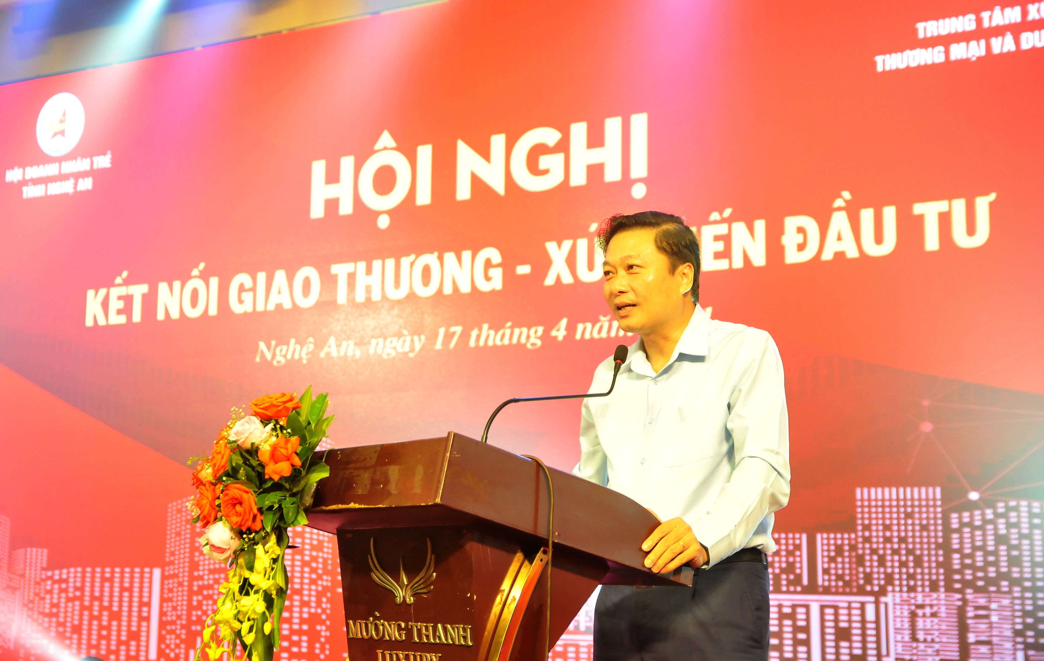 Phó Chủ tịch Thường trực UBND tỉnh Nghệ An, Chủ tịch Danh dự Hội Doanh nhân trẻ Nghệ An nhiệm kỳ 2019-2024 mong muốn các doanh nghiệp trẻ giữ được nhiệt huyết cùng xây dựng và phát triển kinh tế. Ảnh: Tiến Đông