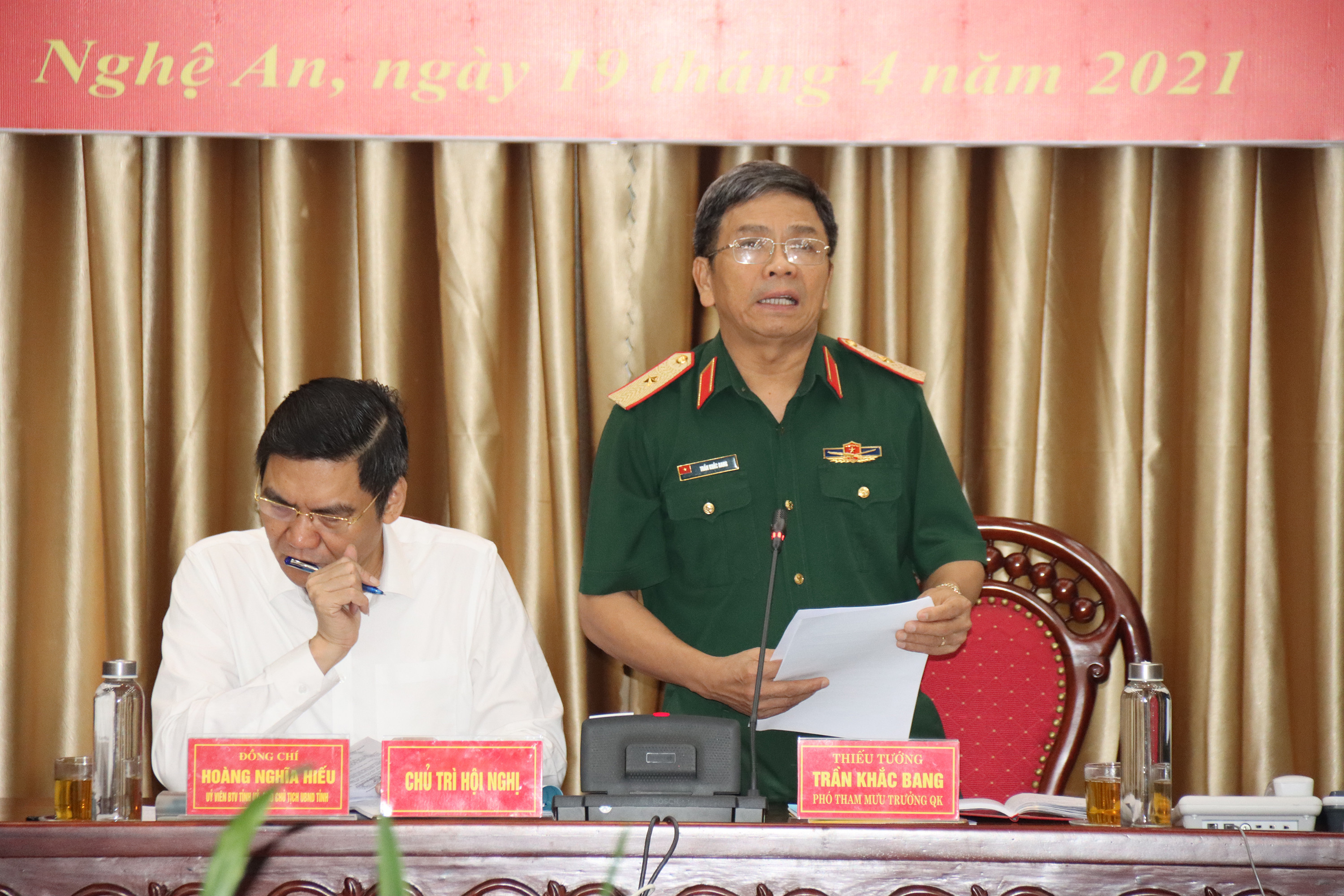 Thiếu tướng Trần Khắc Bang, Phó Tham mưu trưởng Bộ Tư lệnh Quân khu 4 phát biểu kết luận hội nghị
