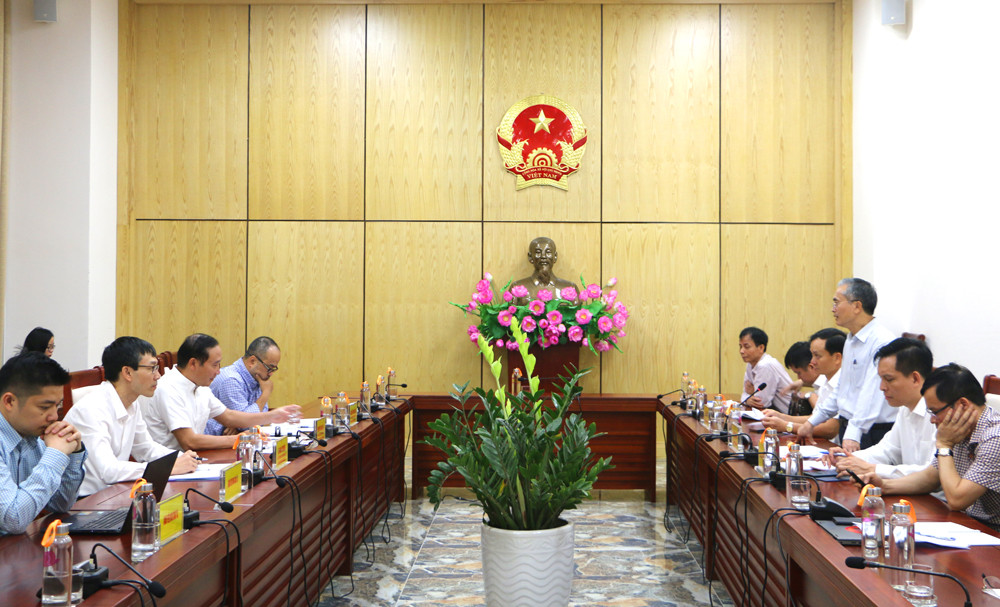 Toàn cảnh buổi làm việc giữa đoàn công tác Bộ Ngoại giao và các vị Đại sứ Việt Nam tại Châu Âu với UBND tỉnh Nghệ An. Ảnh: Nguyễn Hải