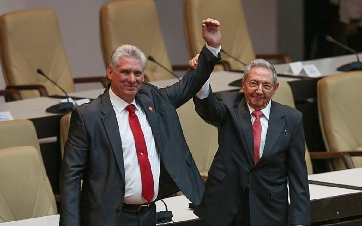 Ông Miguel Diaz Canel (bên trái) và ông Raul Castro. Ảnh: Anadolul.