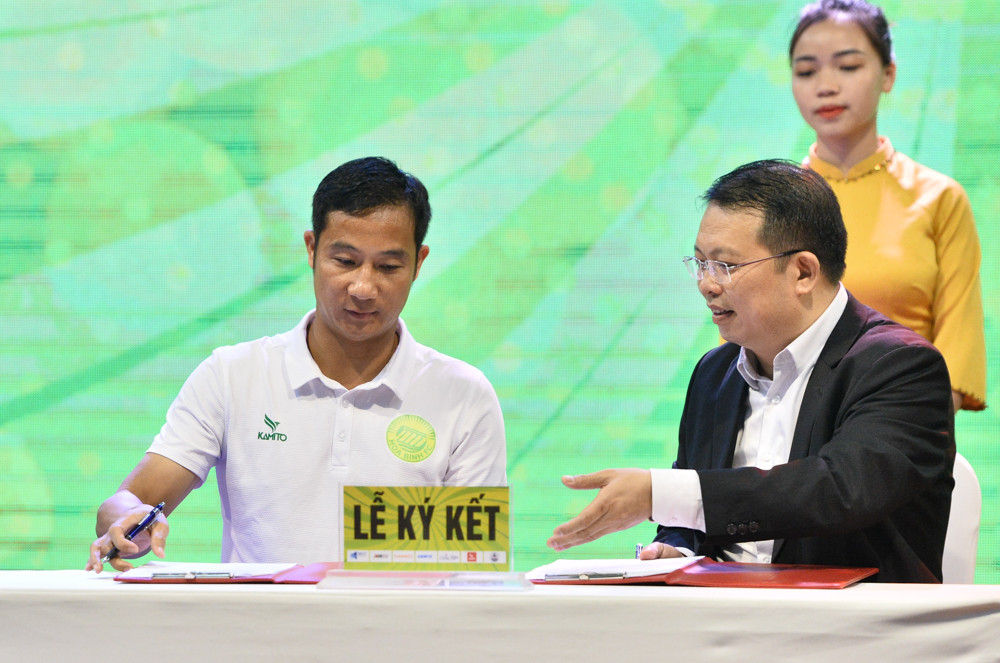 Cựu tuyển thủ Lê Quốc Vượng giữ ghế HLV trưởng Hòa Bình FC. Ảnh: GN
