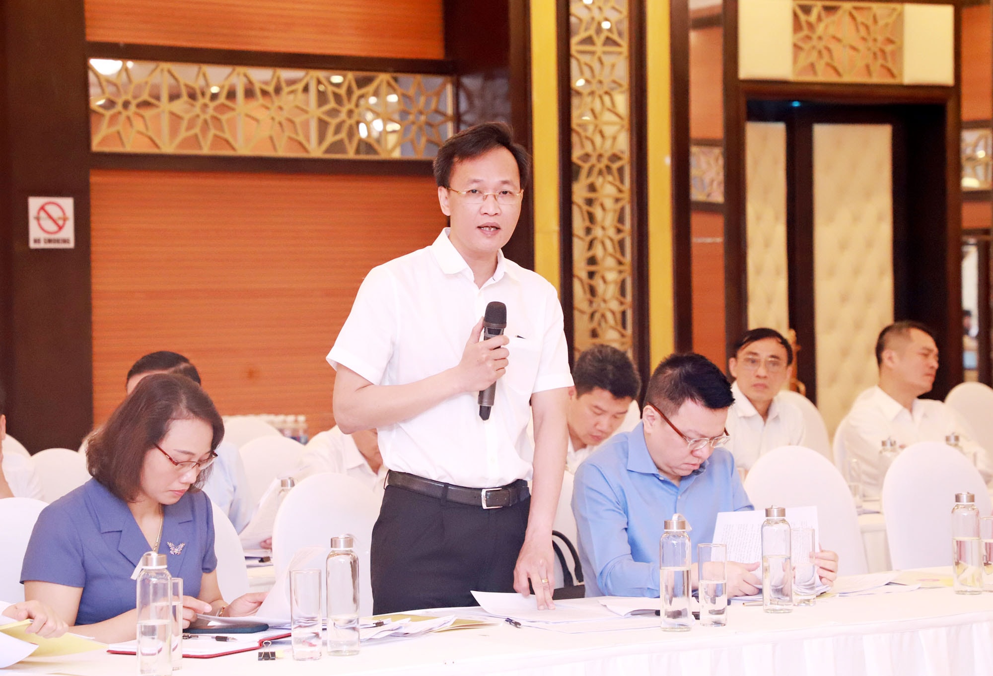 Đồng chí Nguyễn Hữu Nghĩa - Ủy viên Trung ương Đảng, Phó trưởng Ban Kinh tế Trung ương phát biểu tại Hội nghị. Ảnh: Phạm Bằng