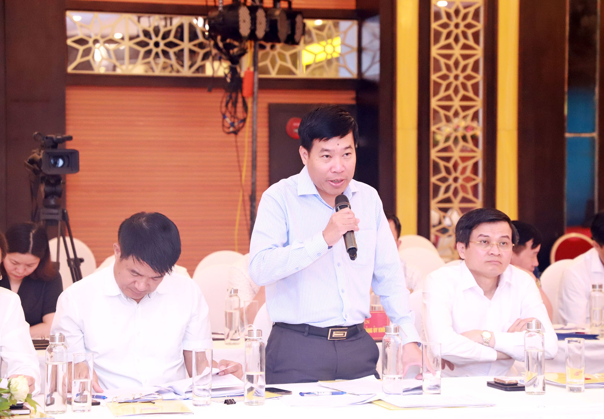 Đồng chí Nguyễn Mạnh Cường - Ủy viên Trung ương Đảng, Phó trưởng Ban Đối ngoại Trung ương phát biểu tại hội nghị. Ảnh: Phạm Bằng