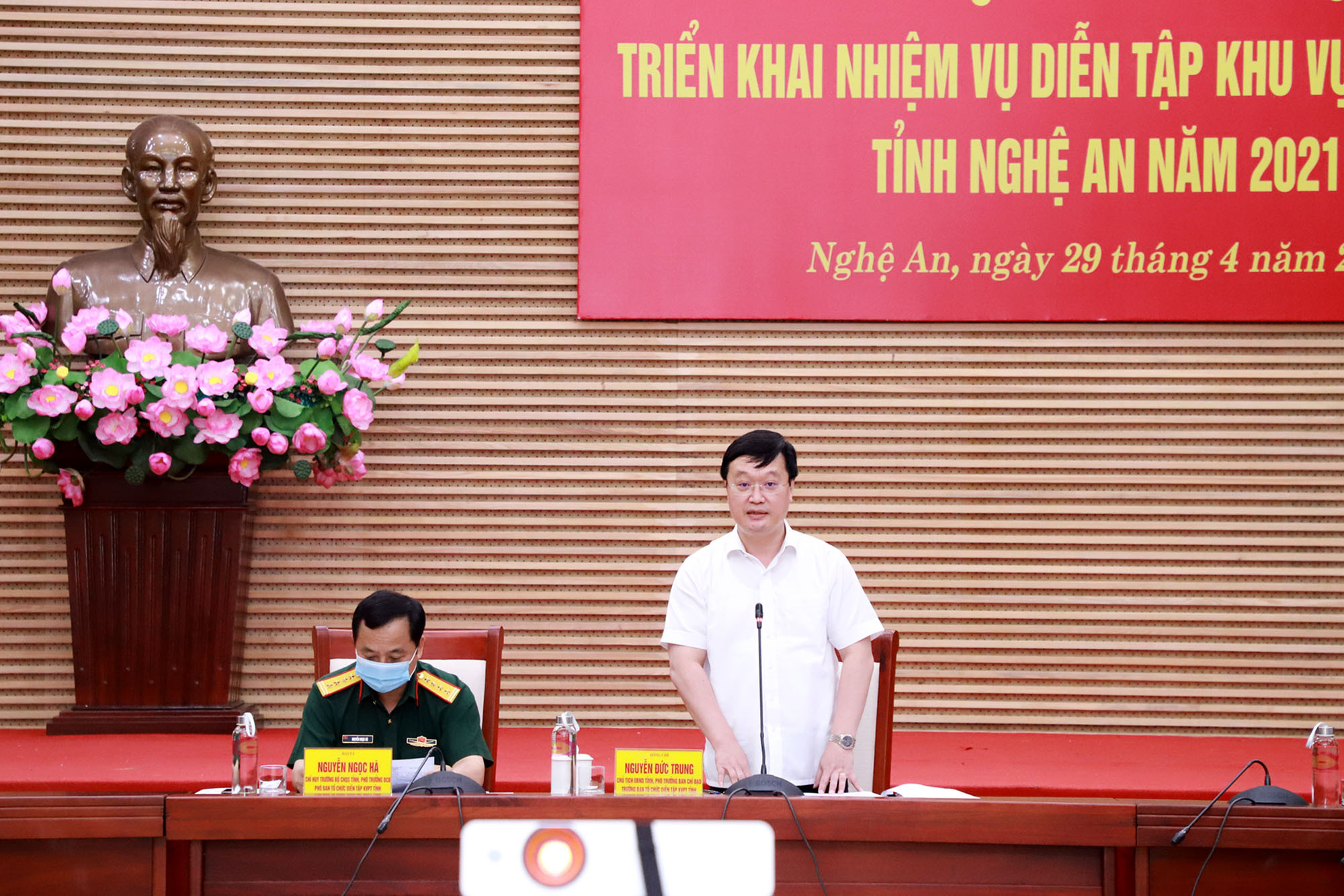 Đồng chí Nguyễn Đức Trung - Chủ tịch UBND tỉnh, kết luận tại Hội nghị. Ảnh: Phạm Bằng