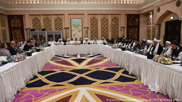 Các cuộc đàm phán giữa chính phủ Afganistan và Taliban đang diễn ra tại Doha, Qatar nhưng không đạt nhiều tiến triển (Deutsche Welle).