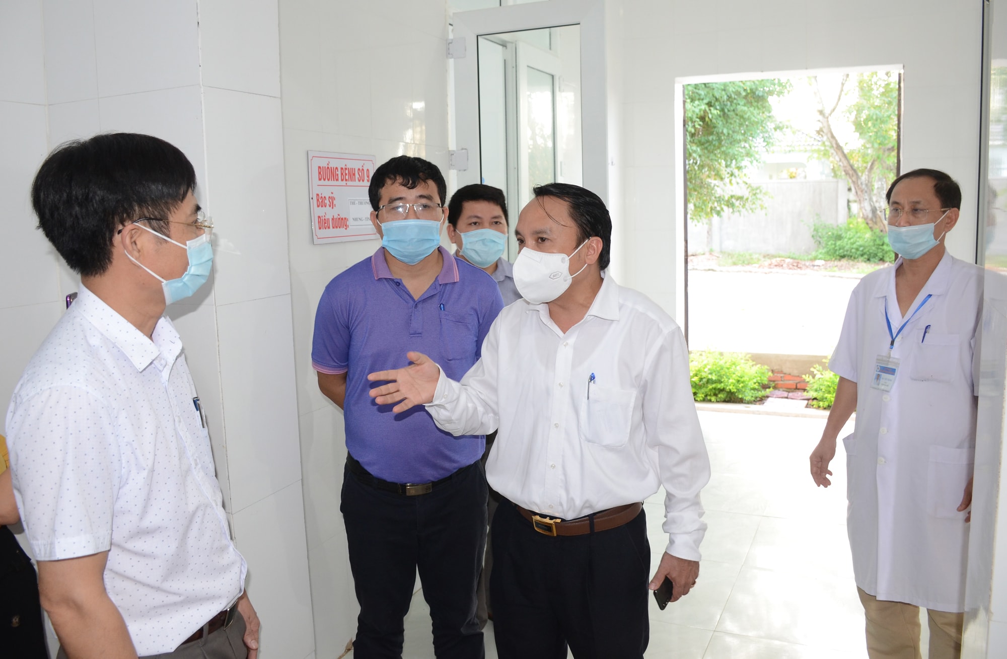 Sở Y tế Nghệ An sẽ tiếp tục tổ chức đoàn kiểm tra về quy trình tiếp nhận, quản lý, điều trị cho bệnh nhân Covid-19 tại các bệnh viện. Ảnh: Thành Chung 