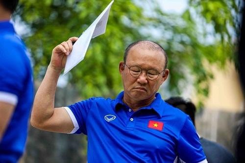 HLV Park Hang Seo không vui vì danh sách đội tuyển Việt Nam có lúc bị tiết lộ.
