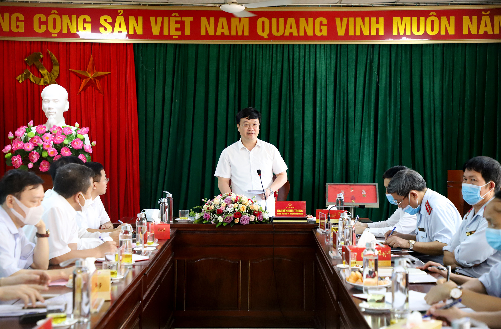 Đồng chí Nguyễn Đức Trung - Chủ tịch UBND tỉnh kết luận tại buổi làm việc. Ảnh: Phạm Bằng