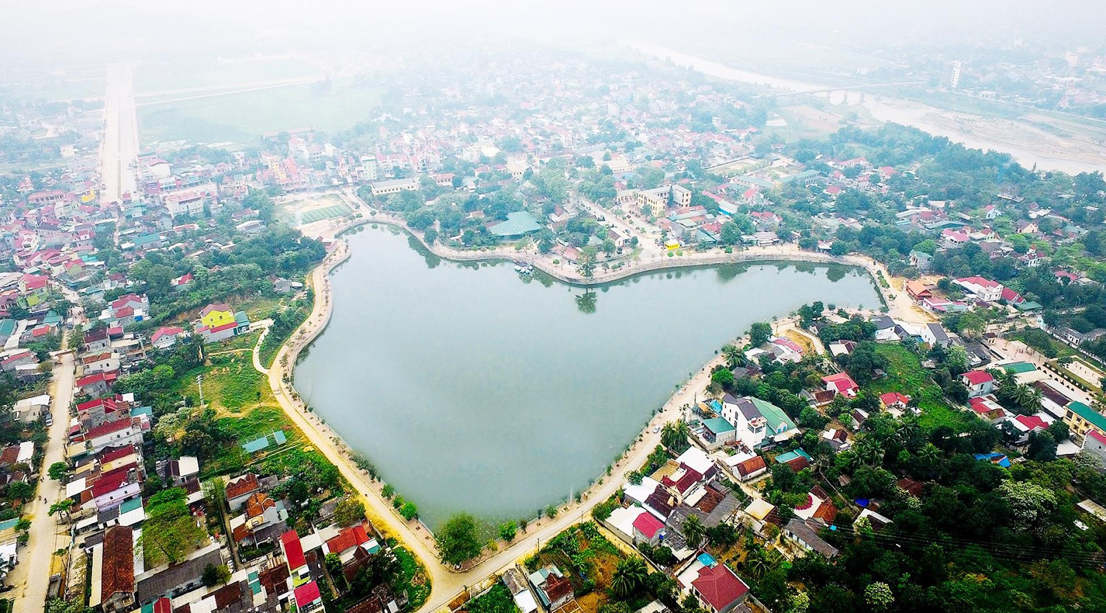 Thị xã Thái Hòa từng bước phát triển và hoàn thiện cơ sở hạ tầng.