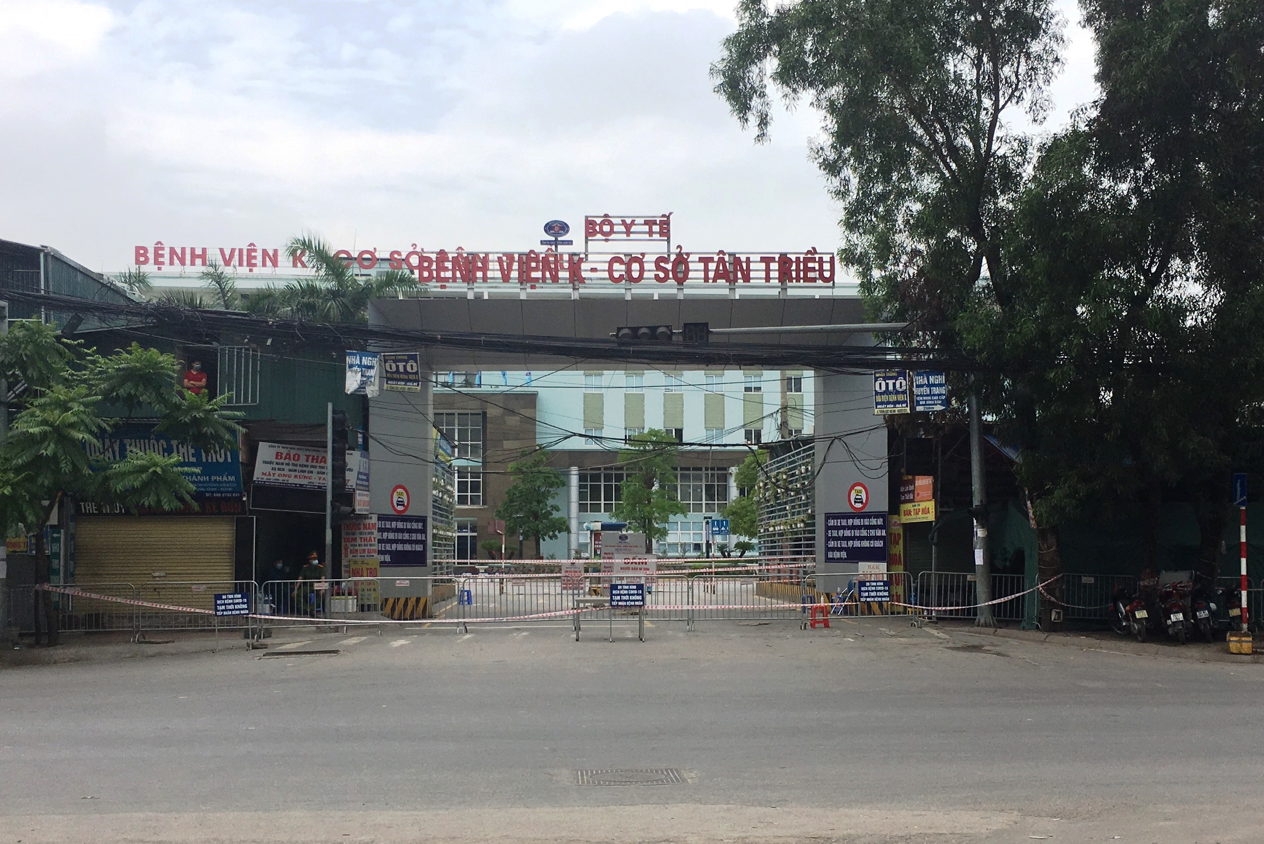 Bệnh viện K - cơ sở Tân Triều thực hiện nghiêm quy định phong tỏa, cách ly. Ảnh: Suckhoedoisong.vn